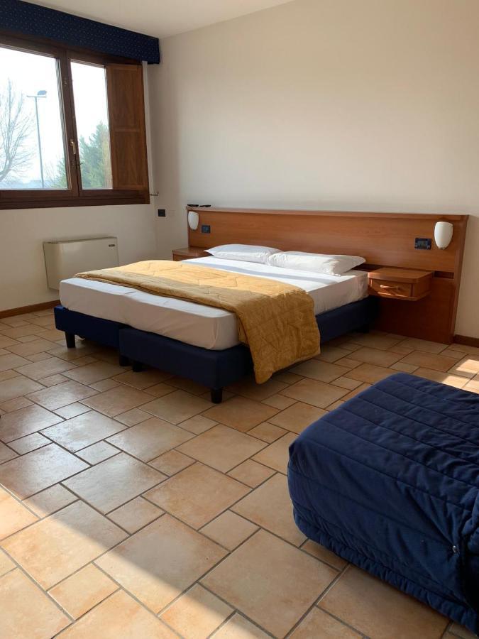 Hotel Lory Ficarolo ภายนอก รูปภาพ