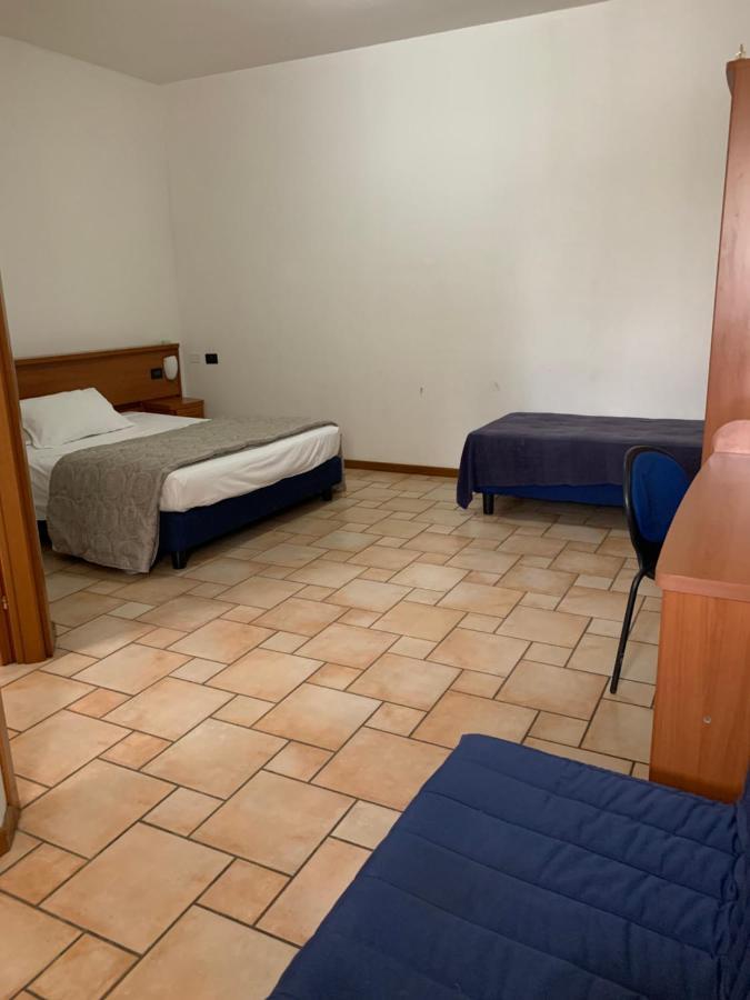 Hotel Lory Ficarolo ภายนอก รูปภาพ