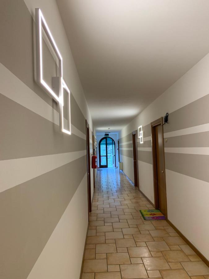 Hotel Lory Ficarolo ภายนอก รูปภาพ