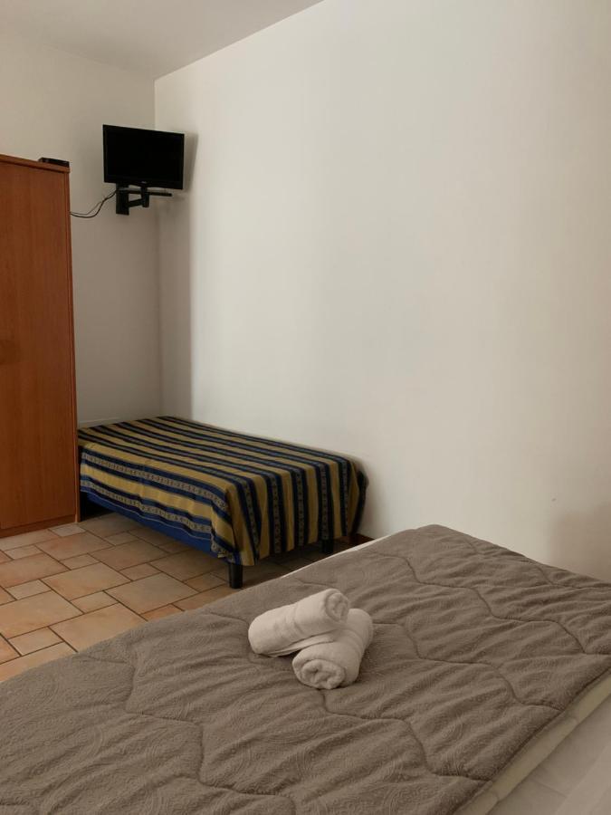 Hotel Lory Ficarolo ภายนอก รูปภาพ